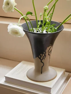 ferm LIVING Vases<Flores Vase - Sand/Black Sand/Black