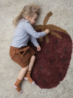 ferm LIVING Rugs<Fruiticana Tufted Strawberry Rug - 120 x 180 cm Red