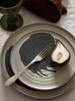 ferm LIVING Plates And Bowls<Omhu Plate - Small - /Charcoal Off-White